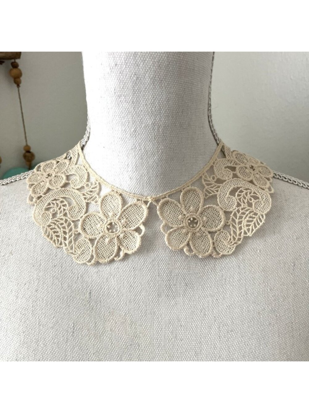 Vintage cream lace crochet detachable peter pan fake collar scalloped romantic
